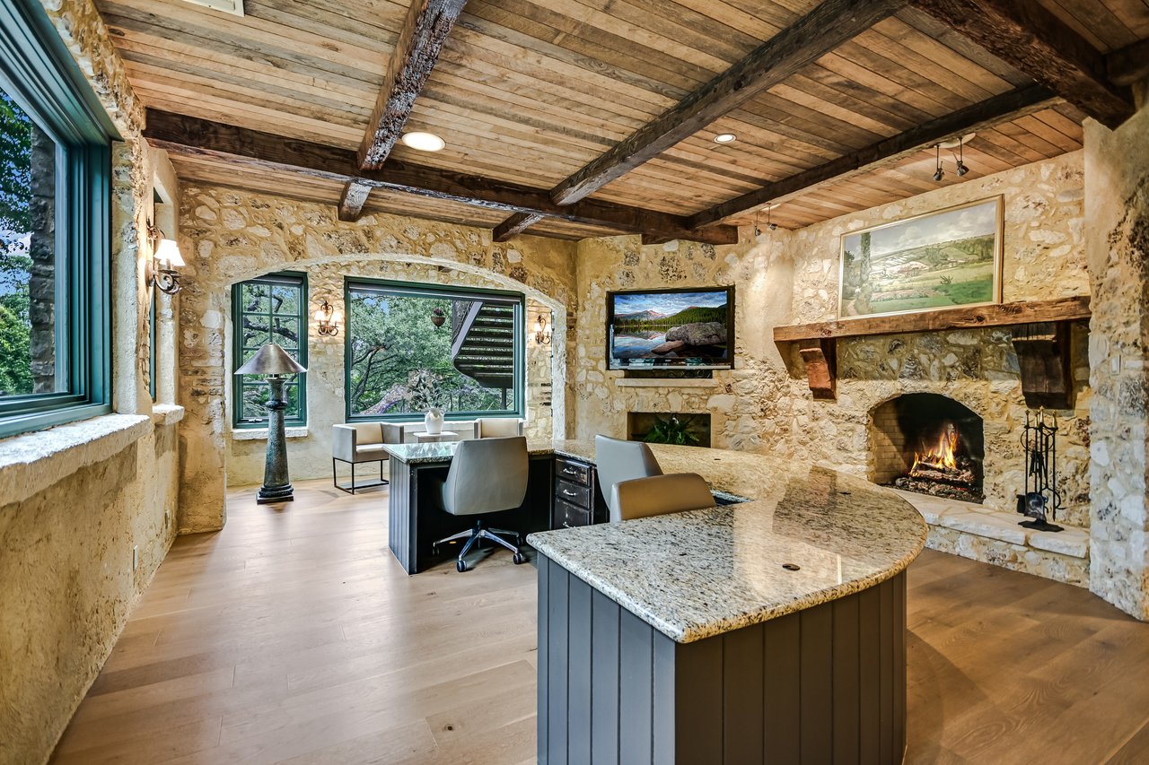 3601 Toro Canyon Rd