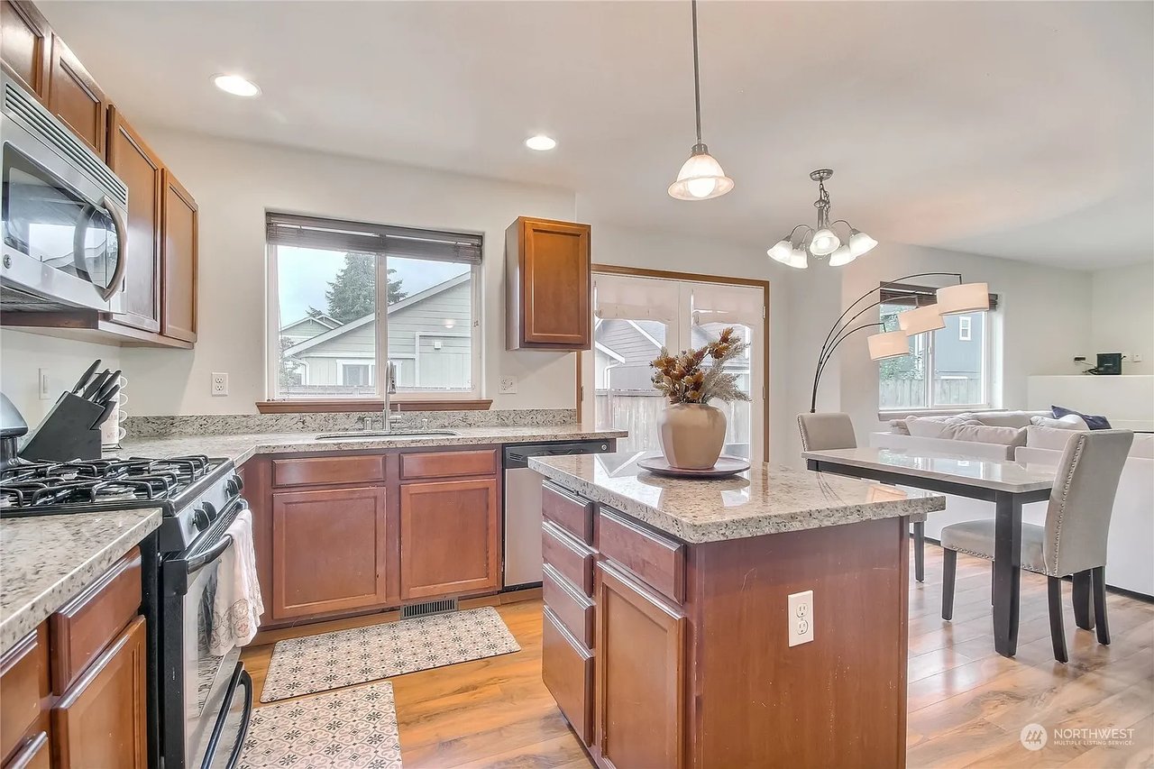 225 93rd Pl SW