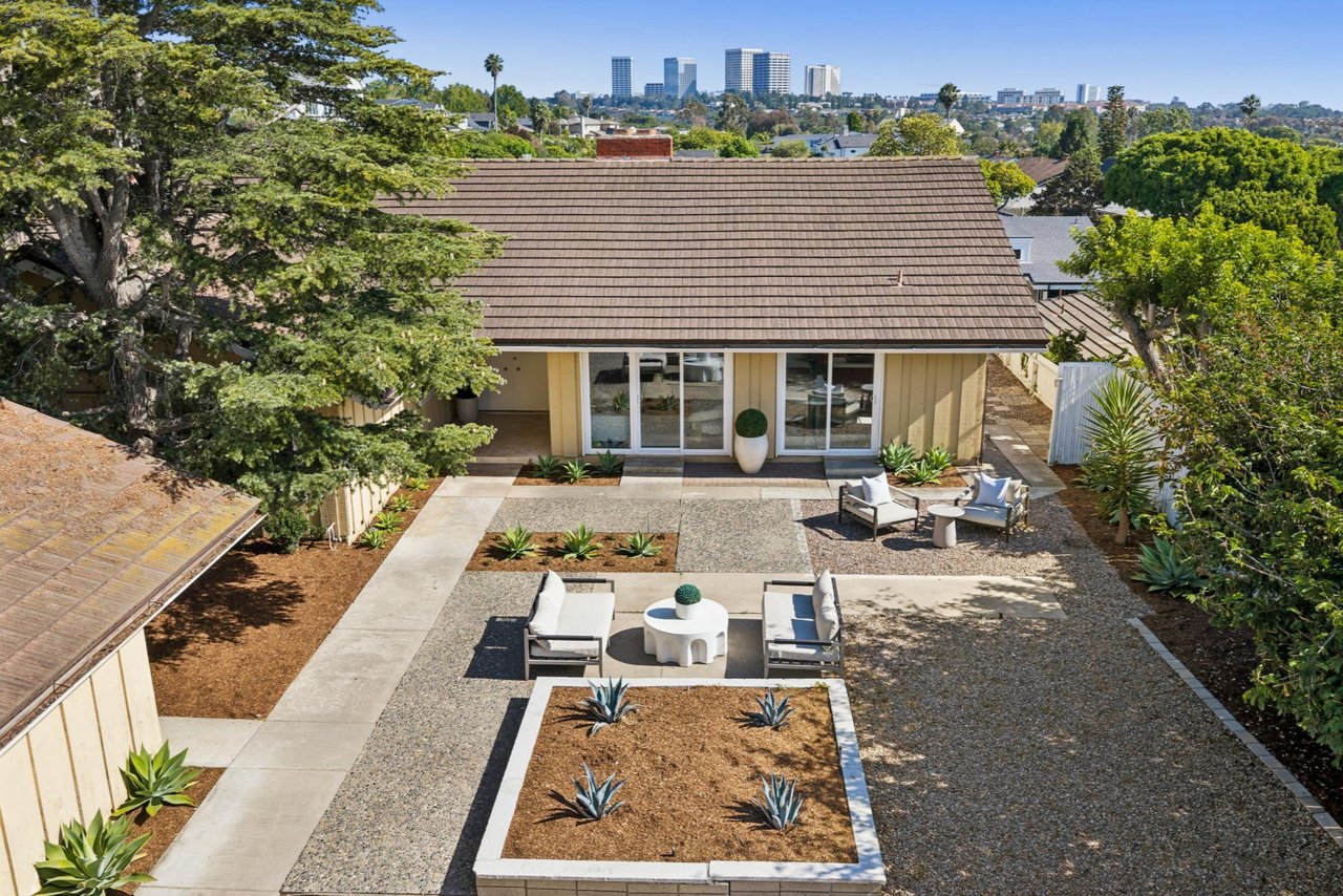 727 Bellis Street