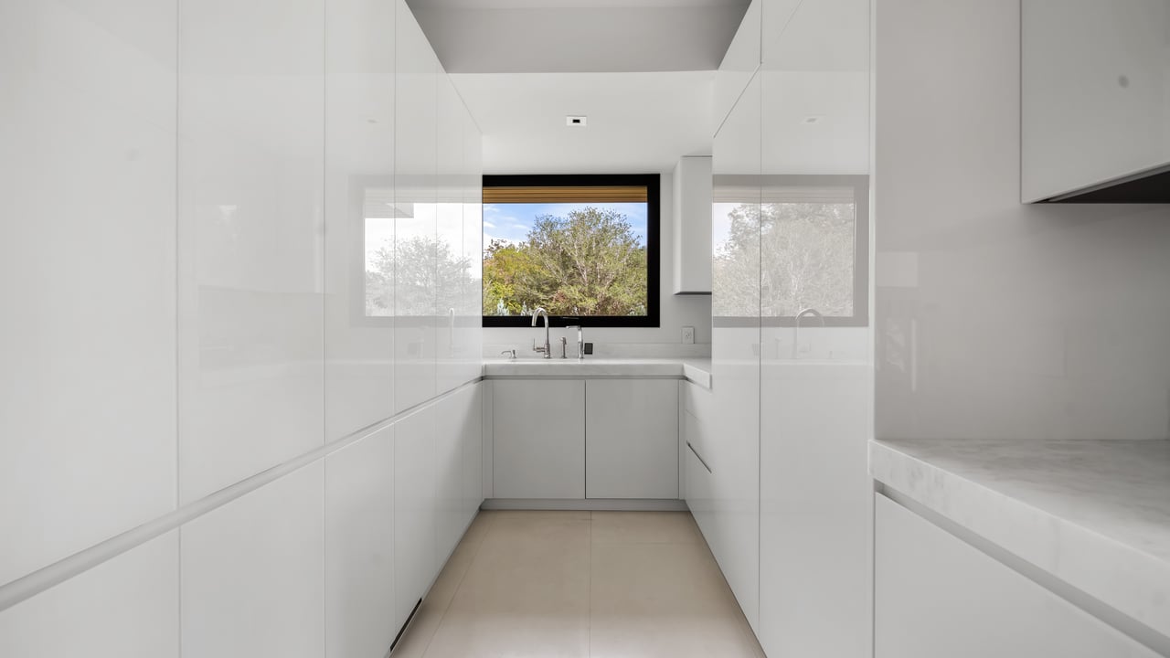 702 N Commons Ford Road