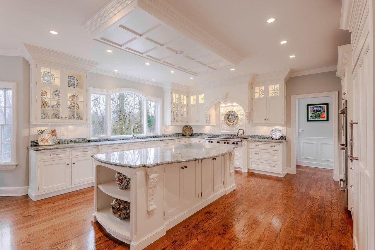 51 Lloyd Ln