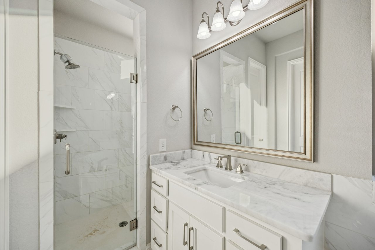 1001 Grassy Shore Ln