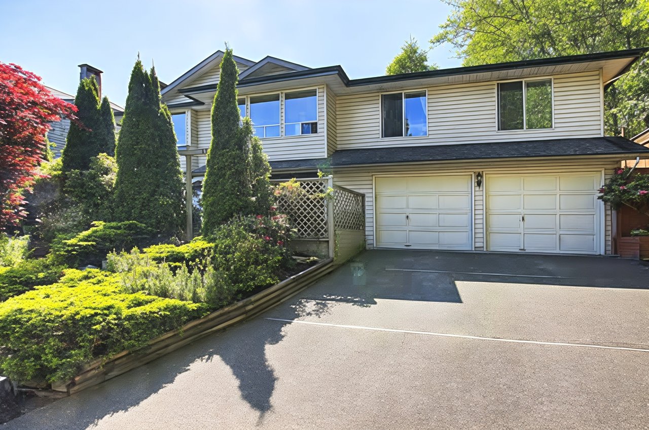 1183 Deep Cove Pl