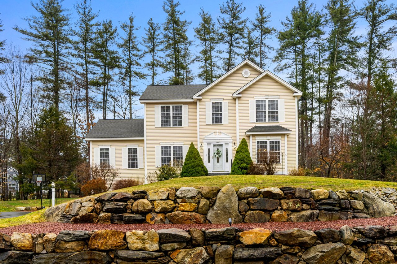 3 High Gate Dr, Bedford NH
