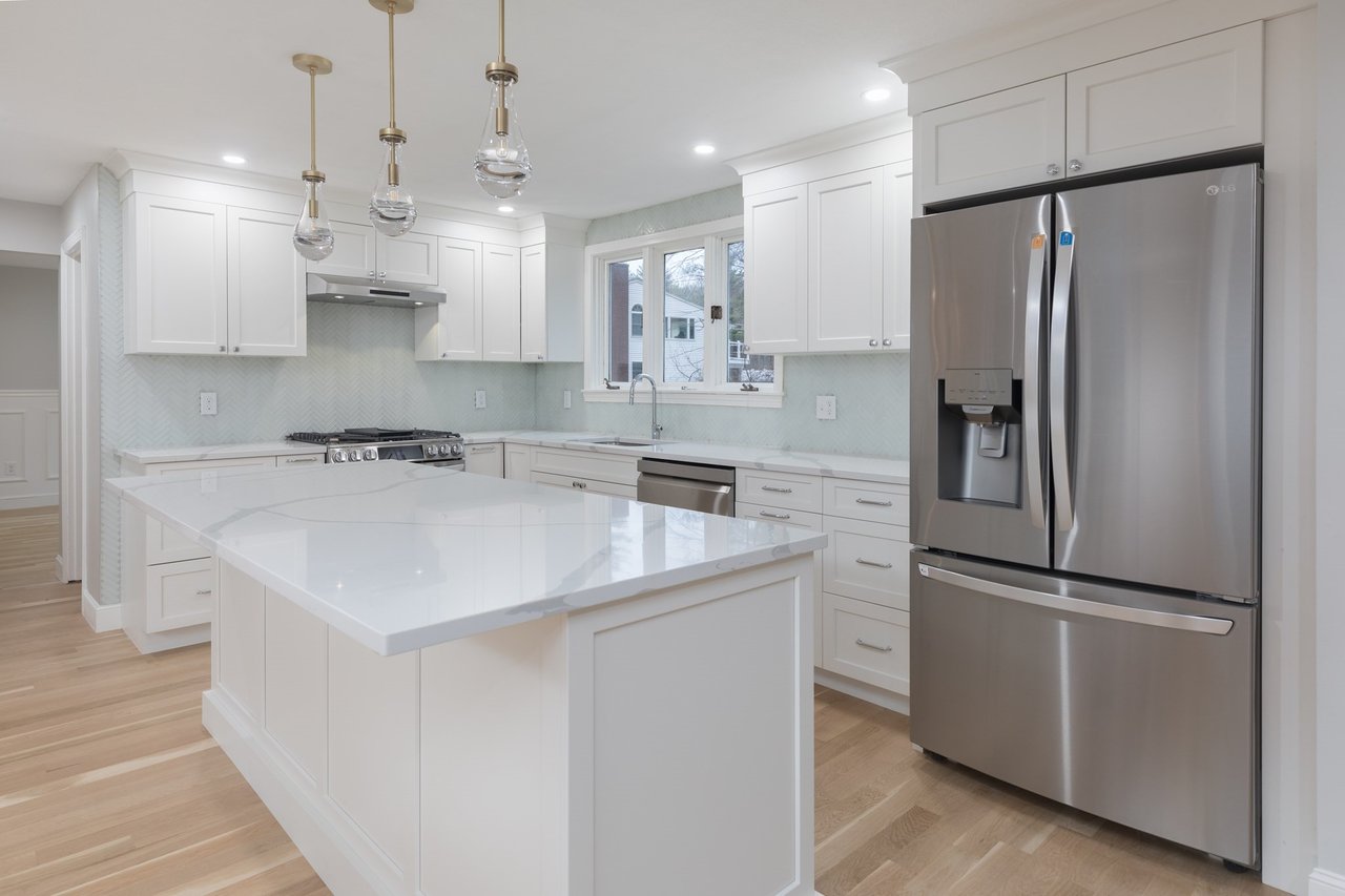 18 Longmeadow Dr