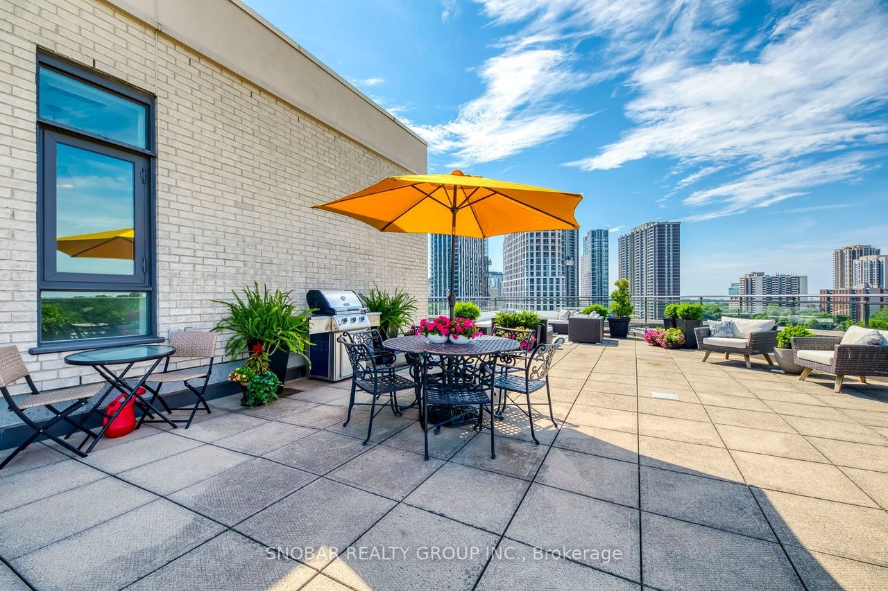 PAISLEY MODEL PENTHOUSE