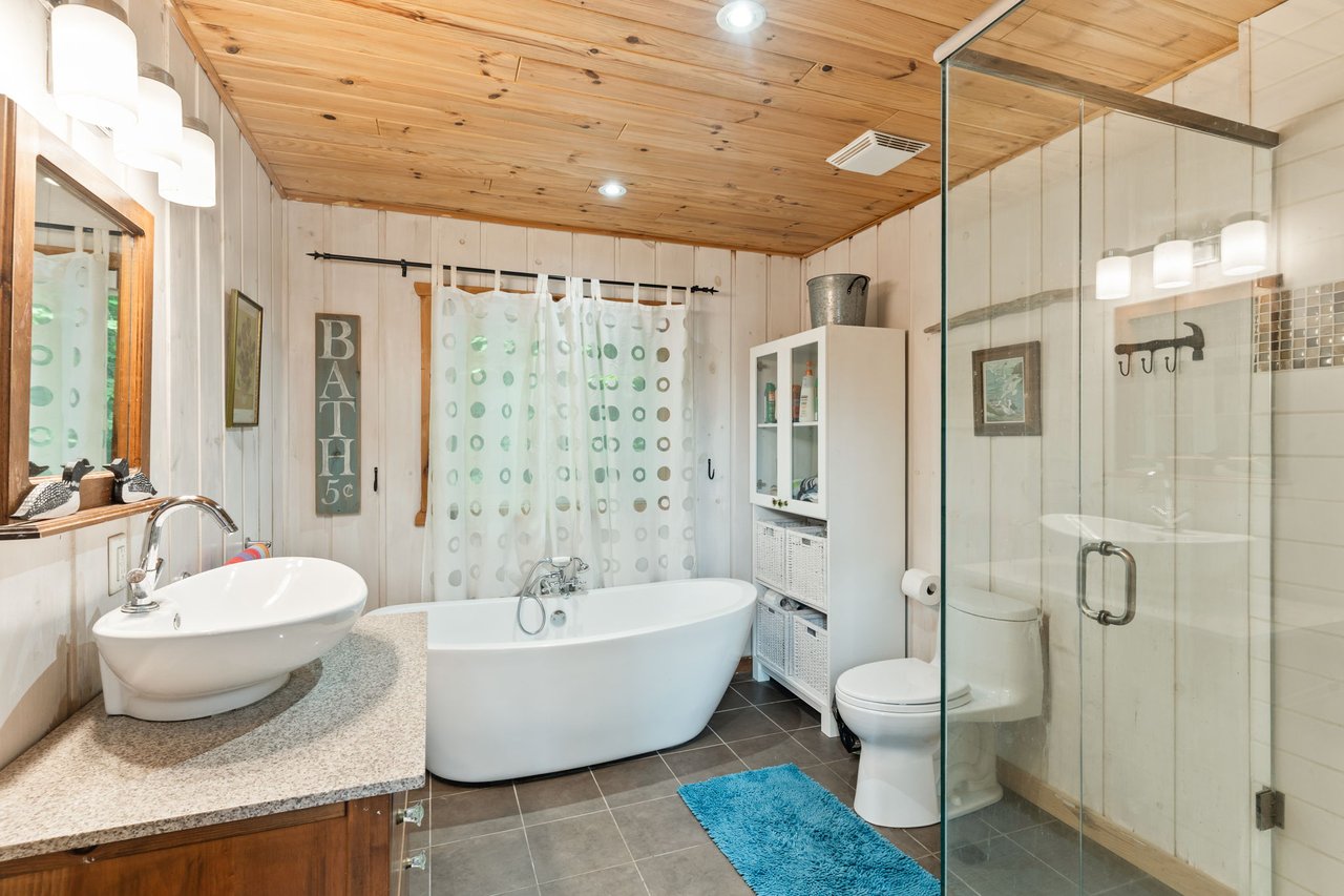 1029 BADGER LANE