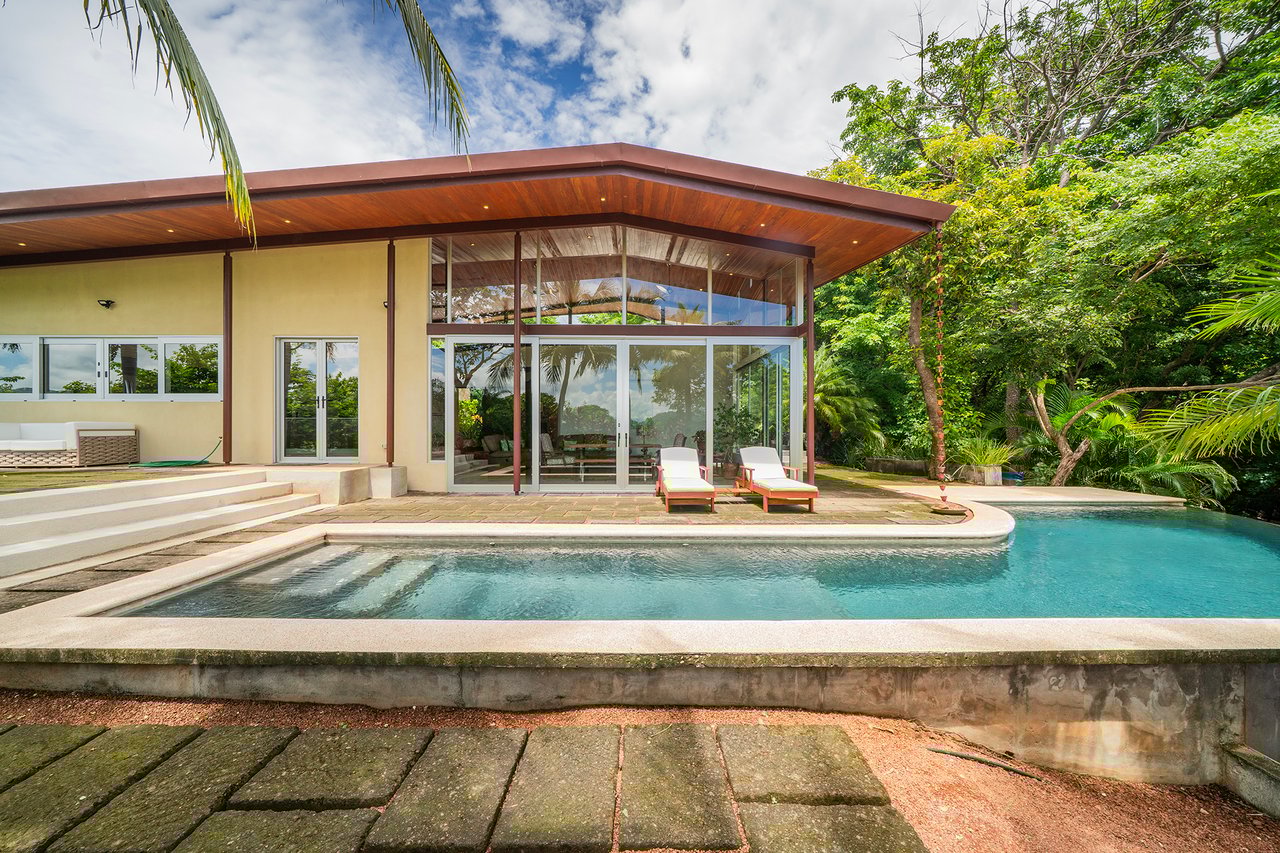 V-Sylvie Rancho Villa | Tropical Villa with Pool and Panoramic Views near Tamarindo
