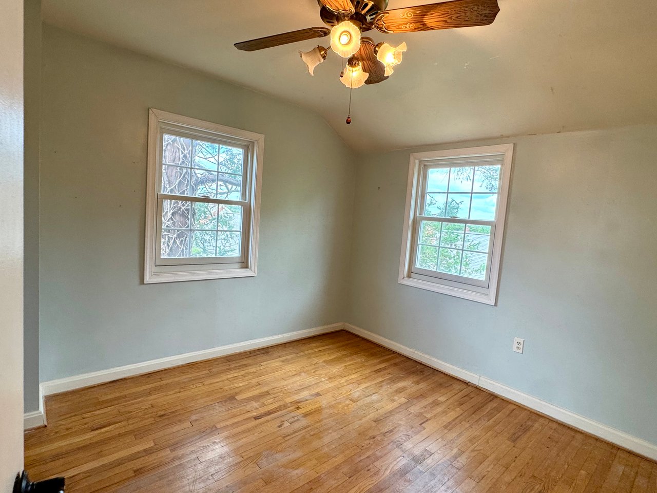 Investor Special! 3-Level End Unit w/ Huge Upside in Fairlington Towne