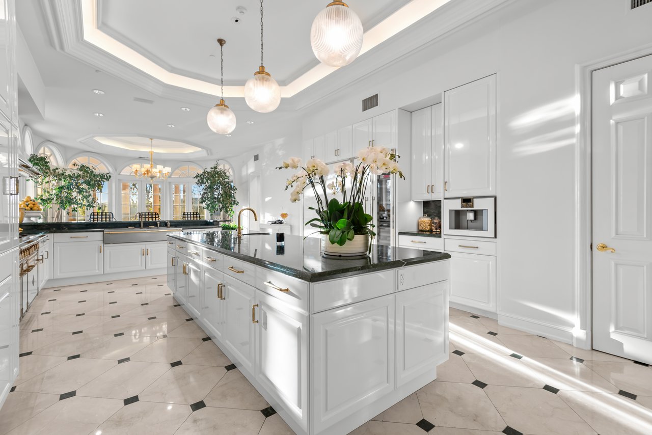 996 Vista Ridge Lane