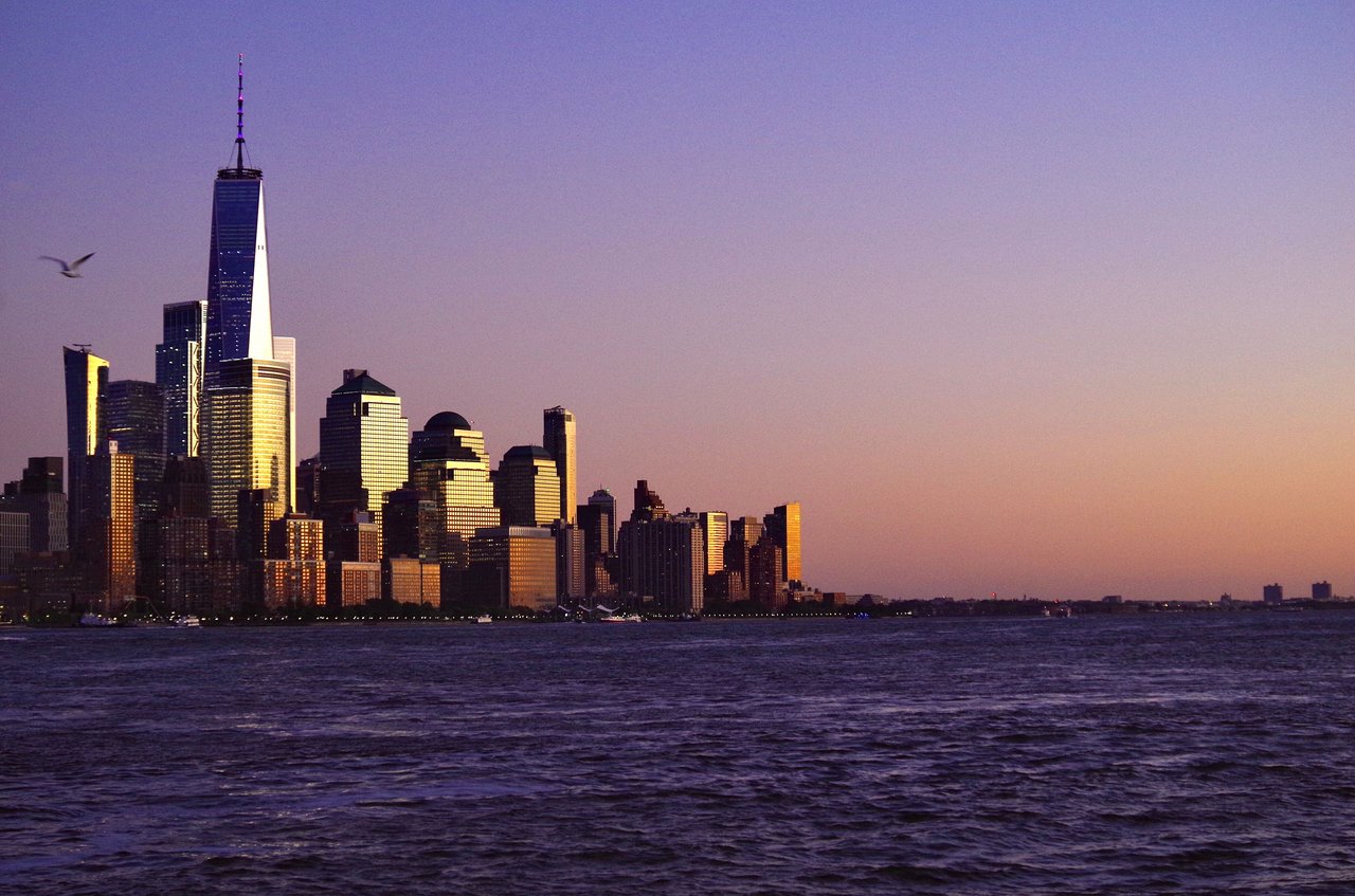 The Parviz Team works with Norwegian real estate professionals and international clients buying, selling, renting, and investing in New York City.