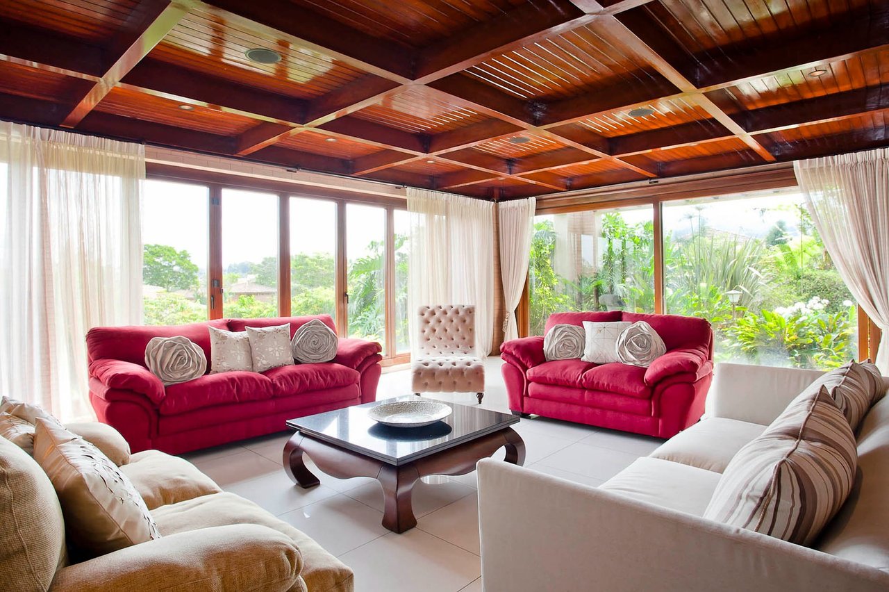 Classic Colonial Garden Estate, Curridabat, San Jose