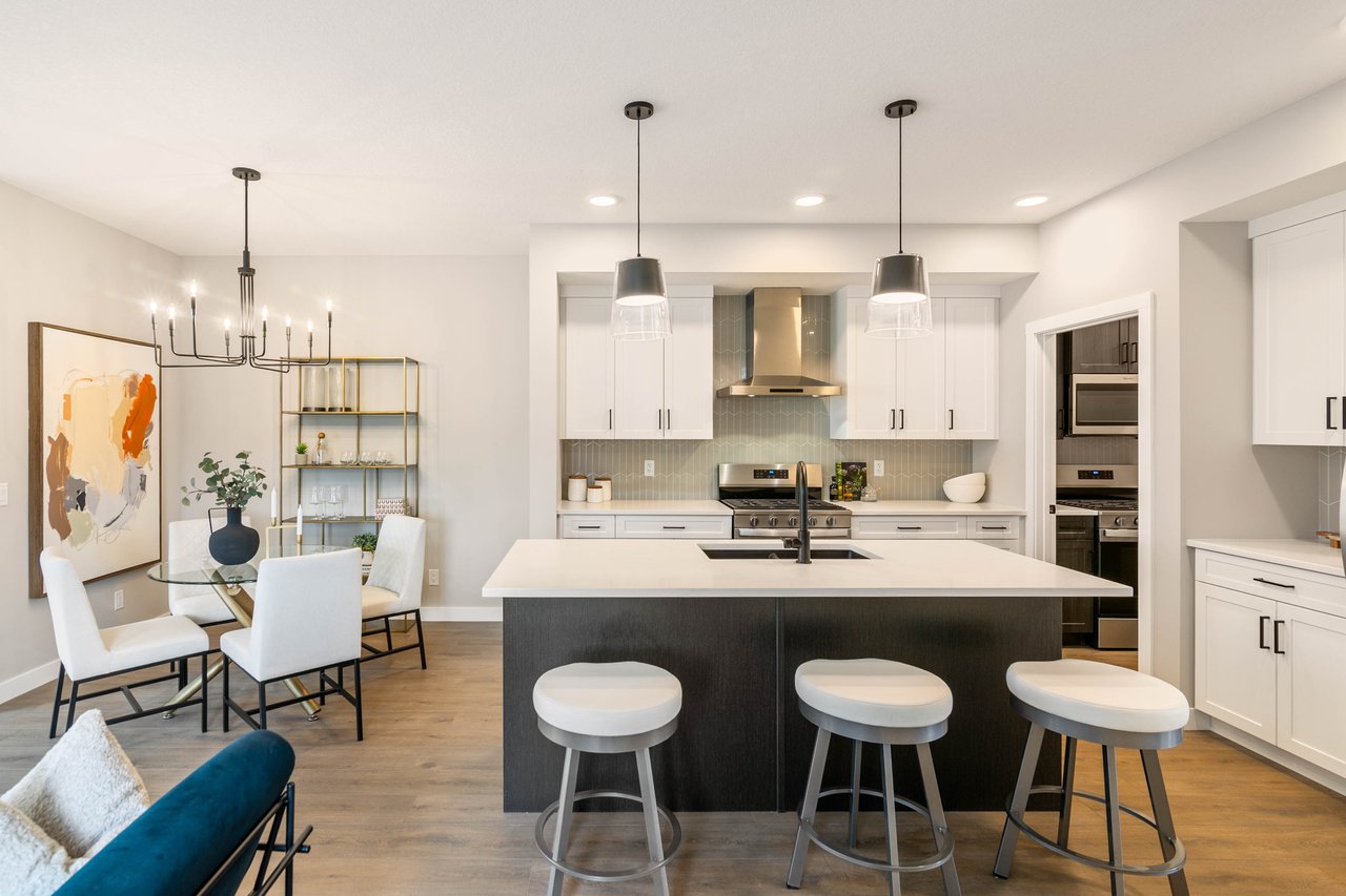 215 Belvedere Crescent SE