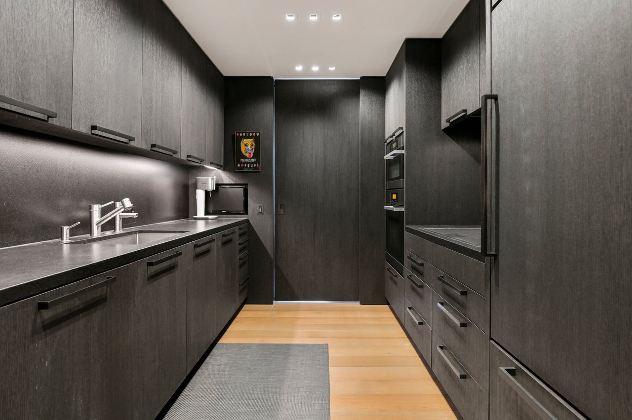 Extraordinary Mid-Century Modernism