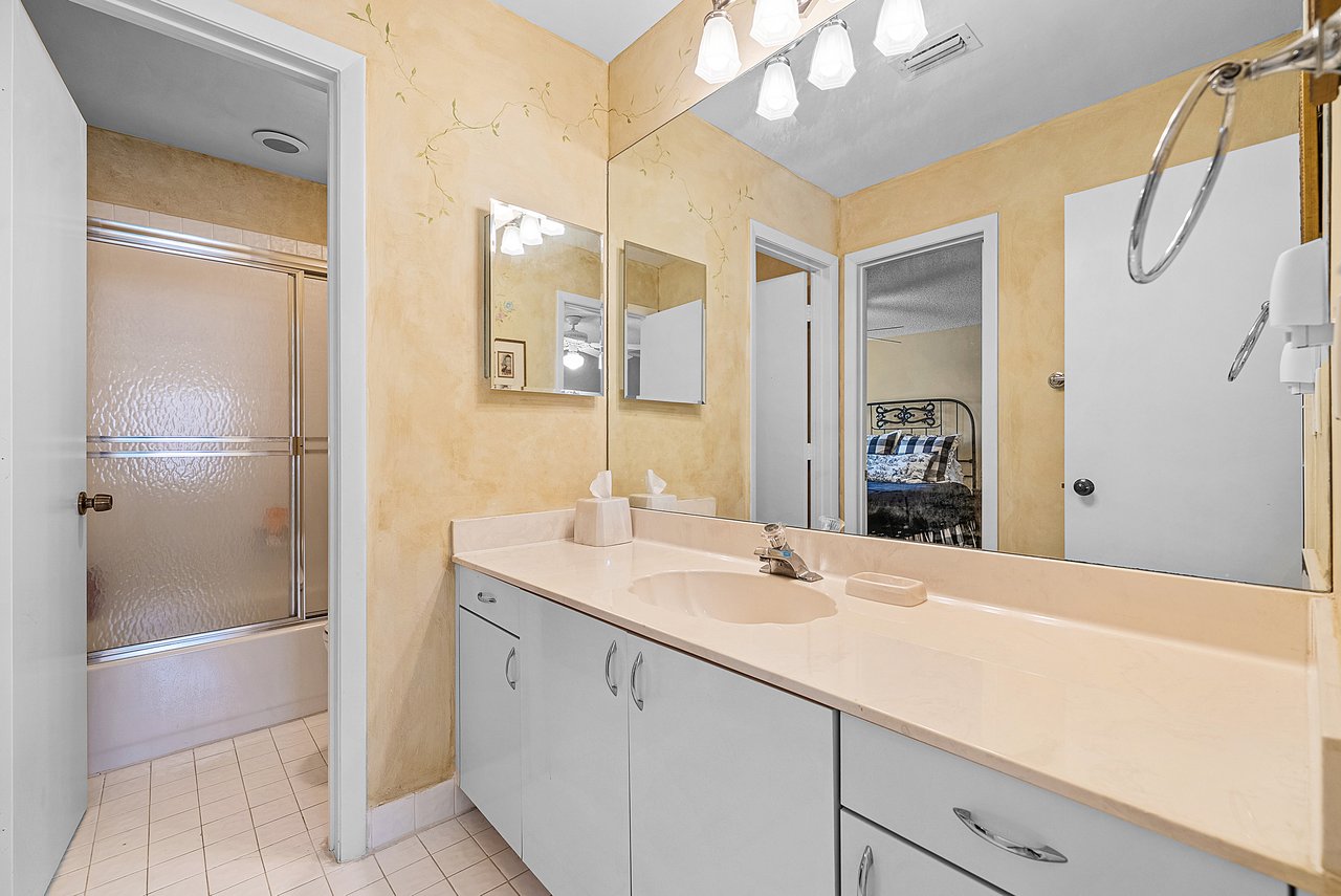 5068 Via De Amalfi Drive