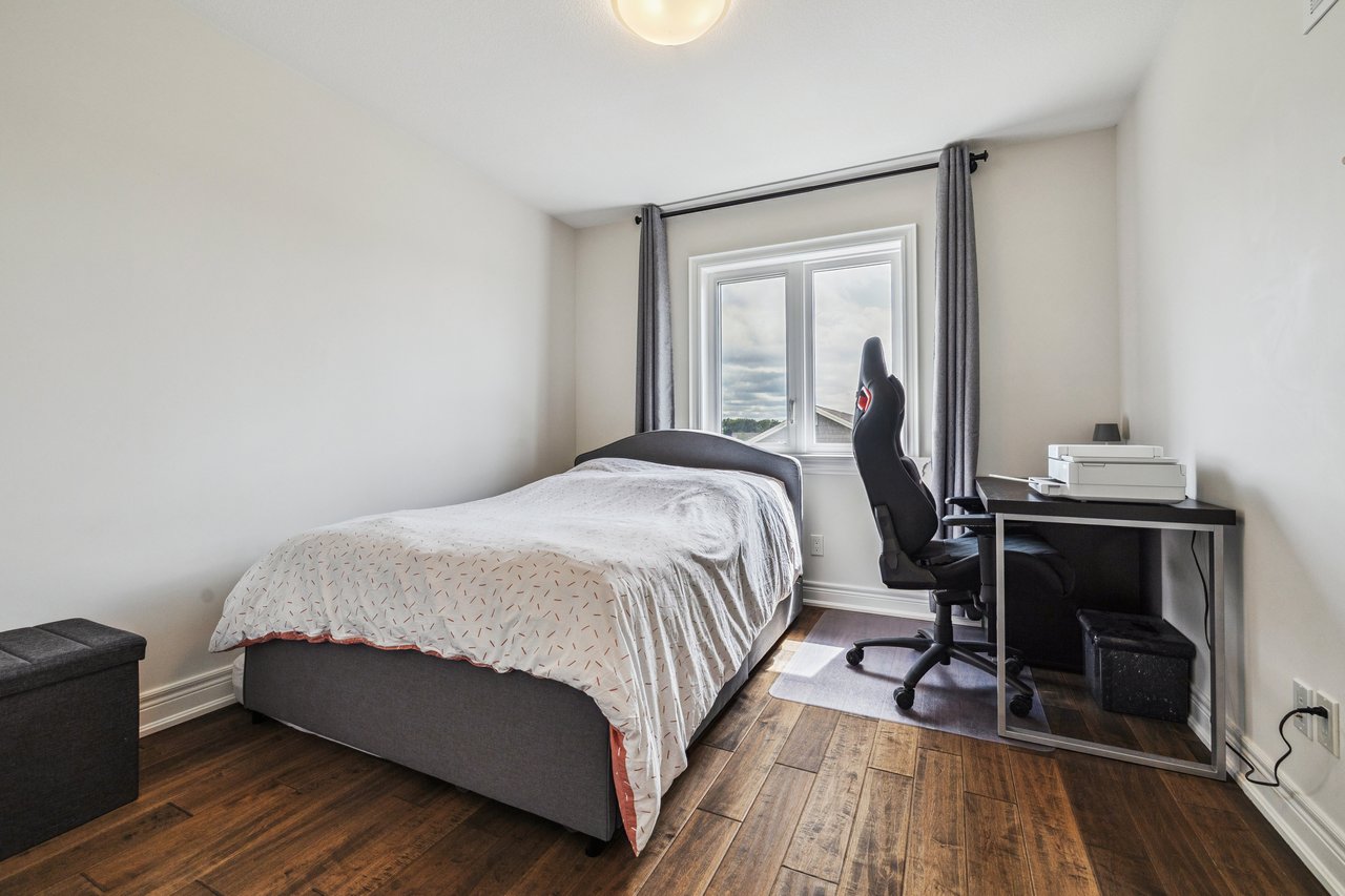 Beautifully updated END-UNIT townhome