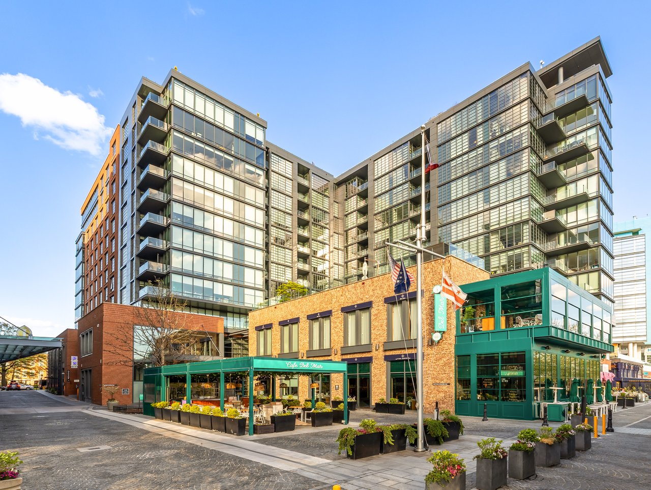 45 Sutton Square SW #306
