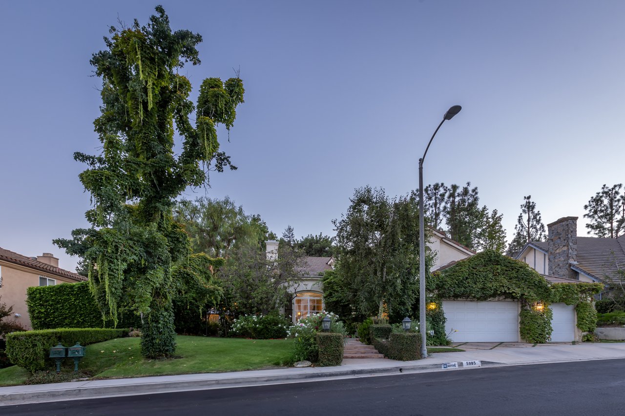 5985 Vista De La Luz