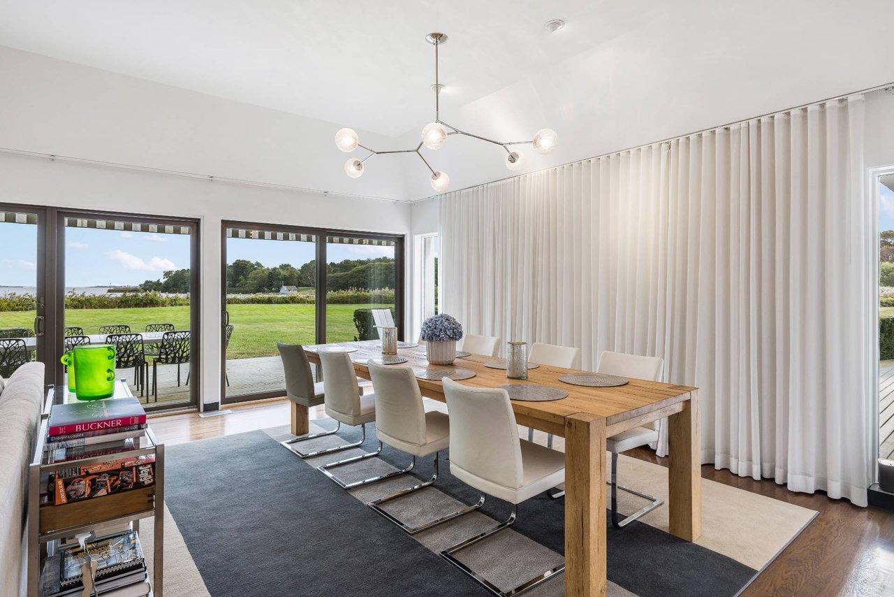 7 Cove Point Court