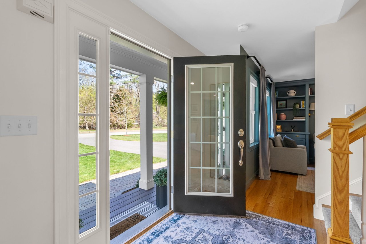 11 Lisa Ln Pembroke, MA 02359