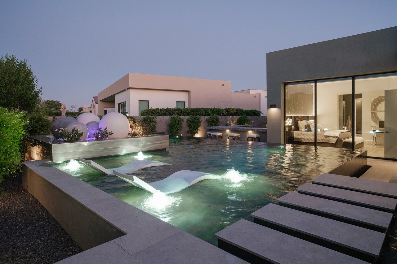 6914 E Cactus Wren Road