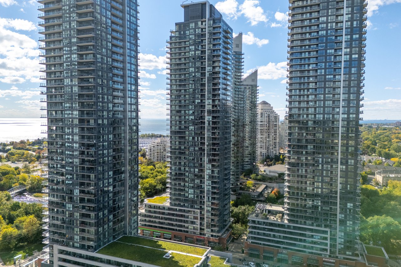 2212 Lake Shore Boulevard W 1803