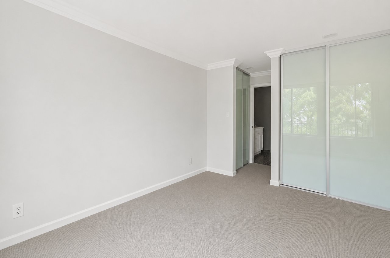 5320 Diamond Heights Blvd. #207