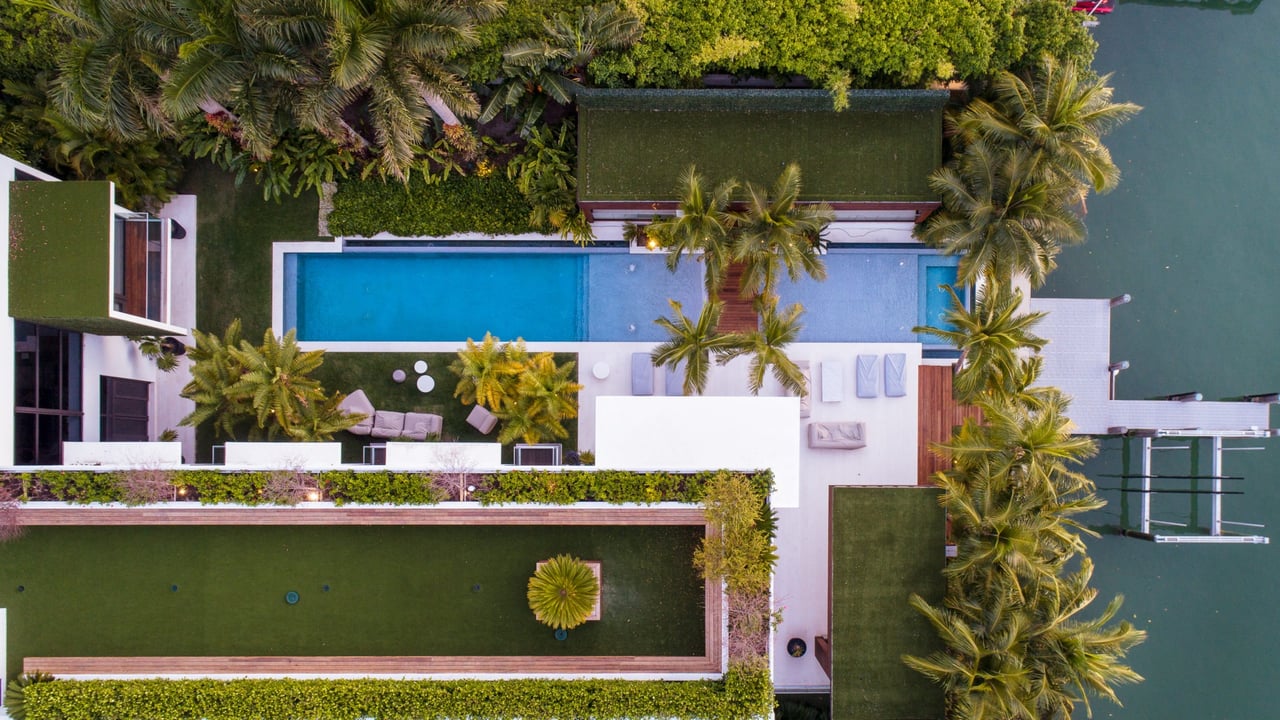 Mansion on North Bay Road Sells for $24.750M