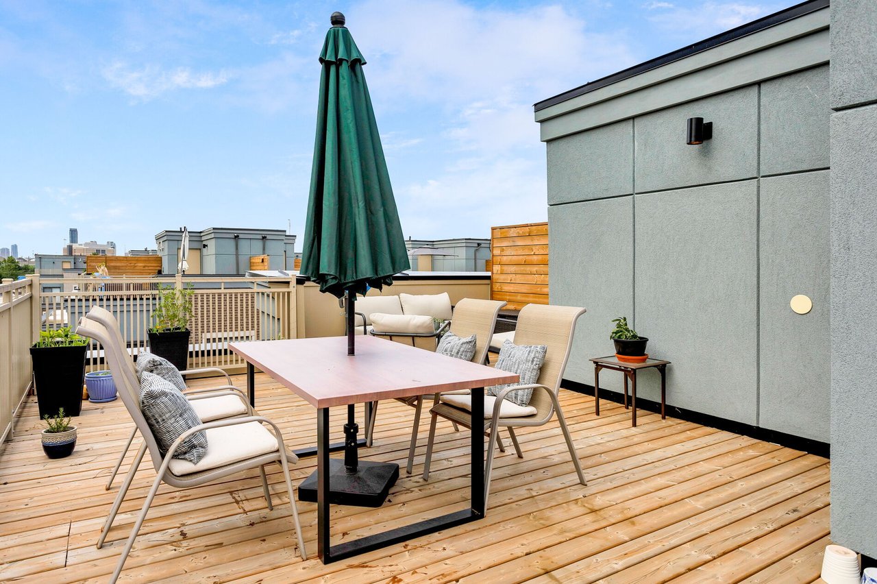 Steps From The Lake!