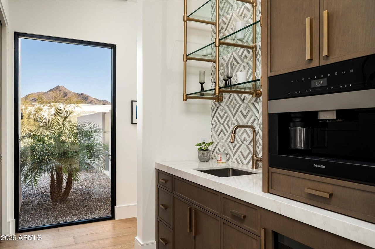 9245 E RIMROCK Drive