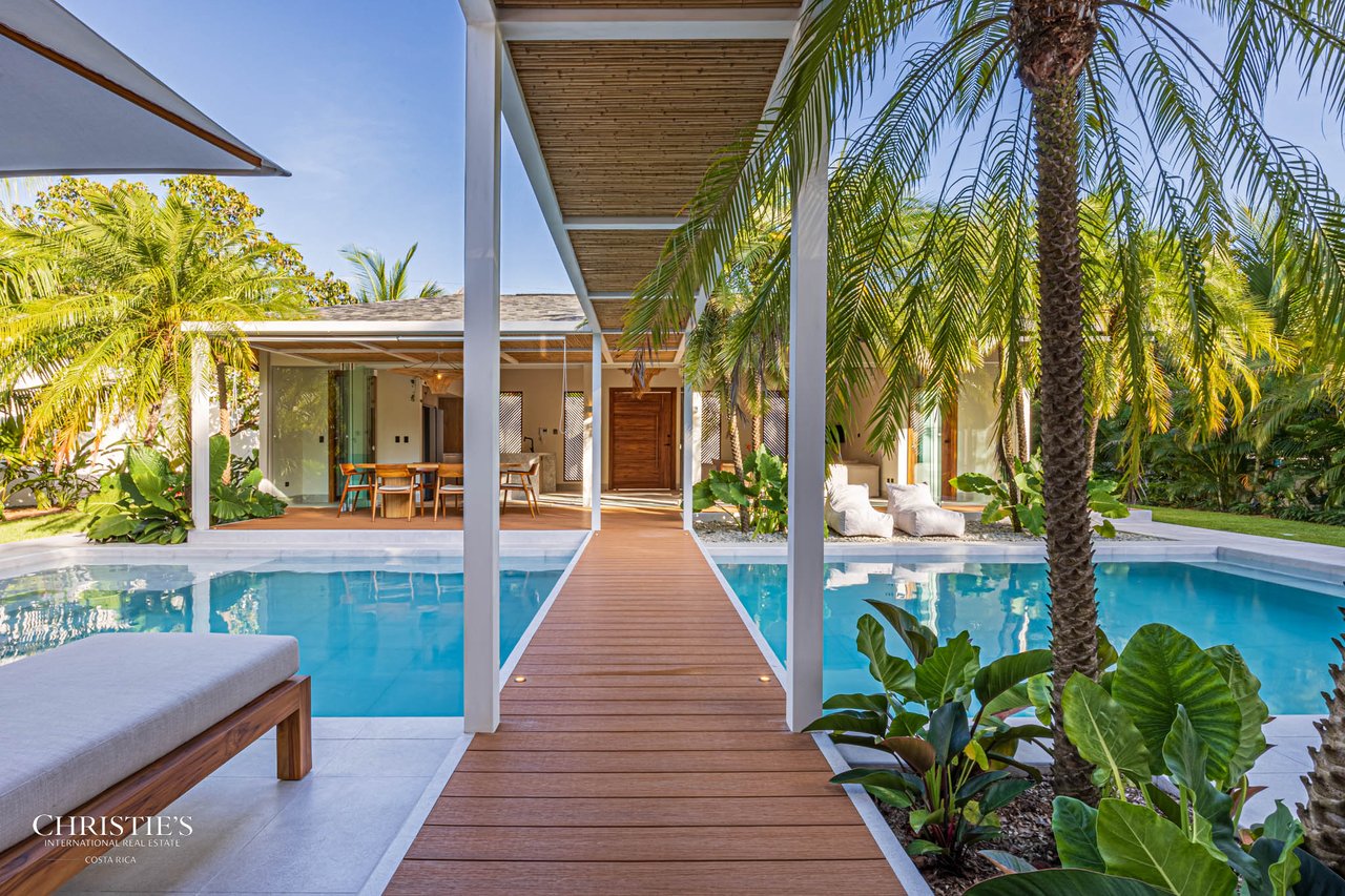 Casa Ohana – Comtemporary Luxury Villa, Steps from the Beach