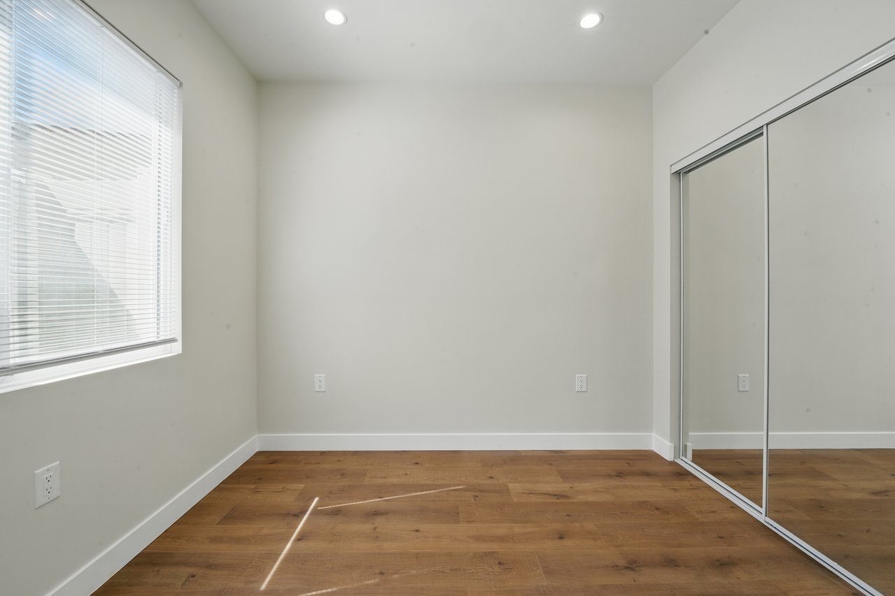 4 Units in North Hollywood