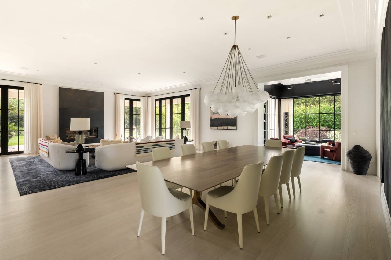 A MODERN CLASSIC IN SOUTHAMPTON'S ESTATE DISTRICT