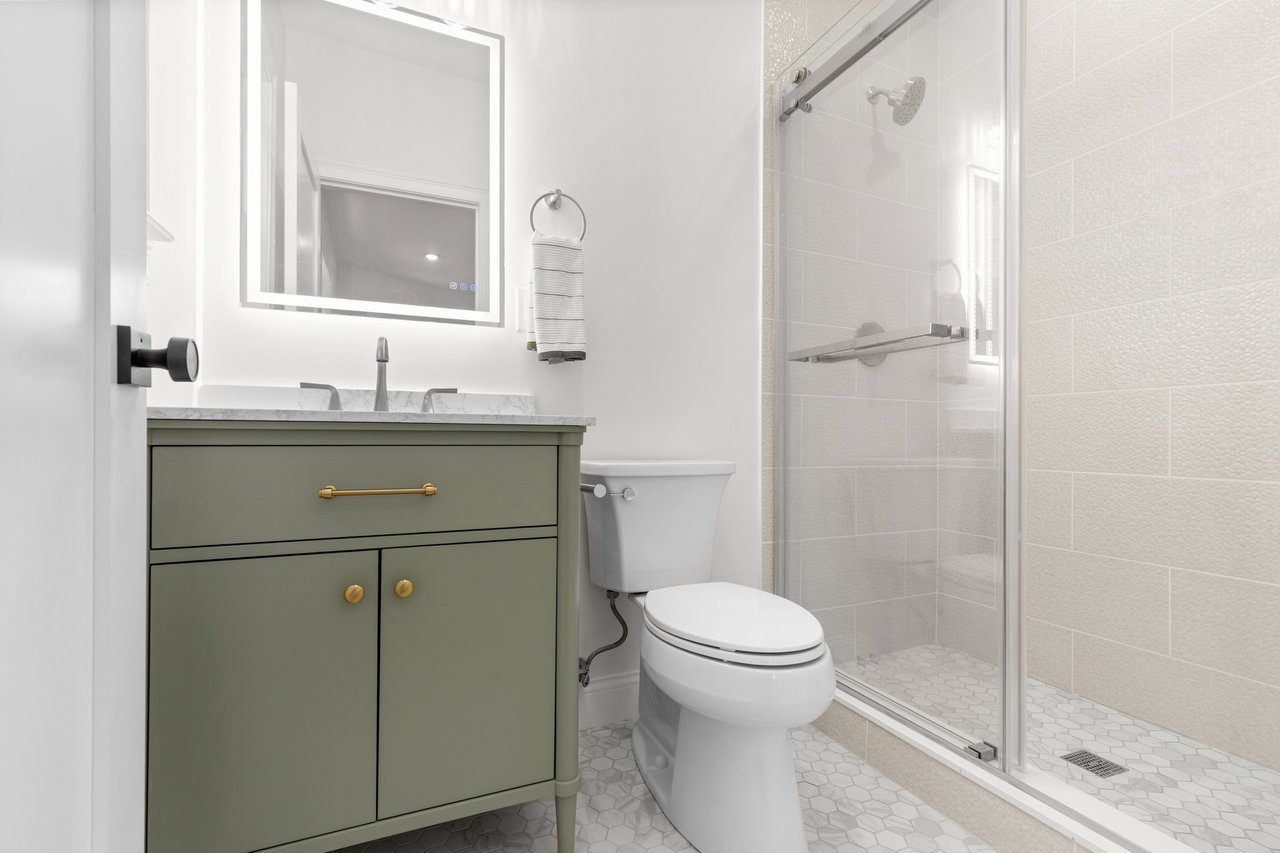 13 Langmaid Ave # 2