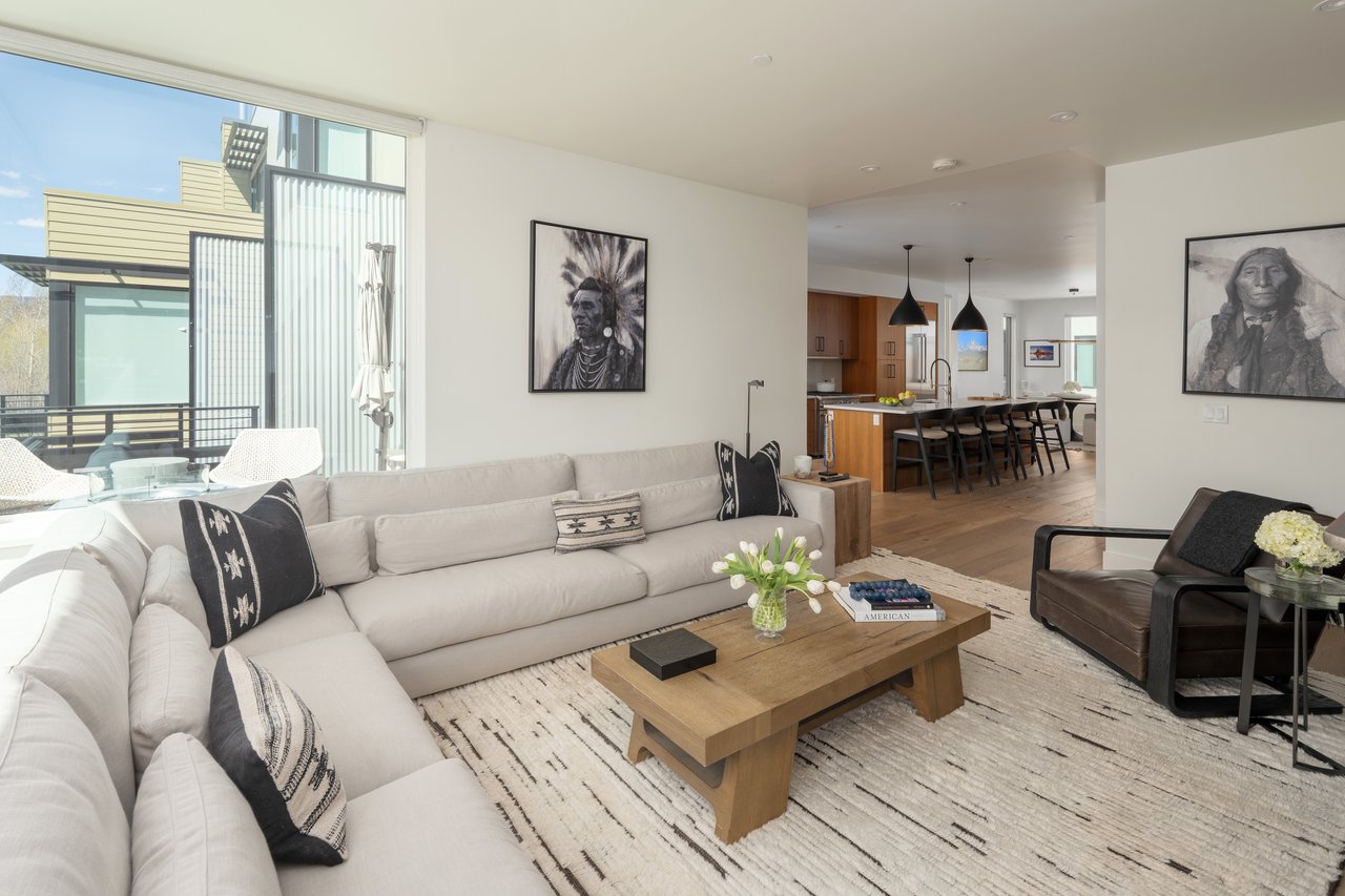 22856 Two Rivers Road