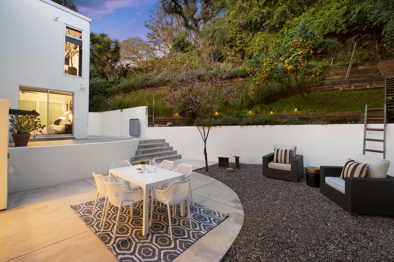 410 N Bundy Dr, Brentwood