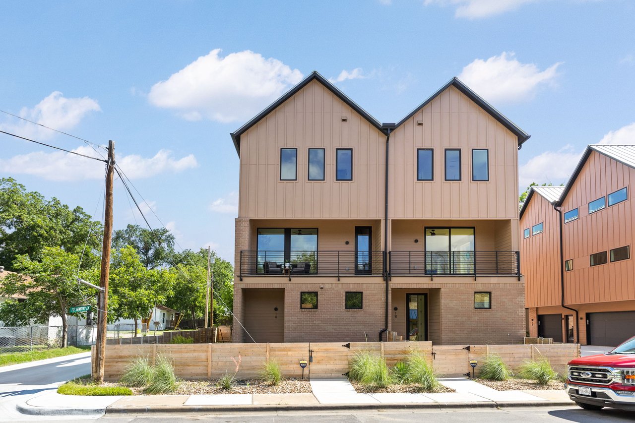 Mira Townhomes 