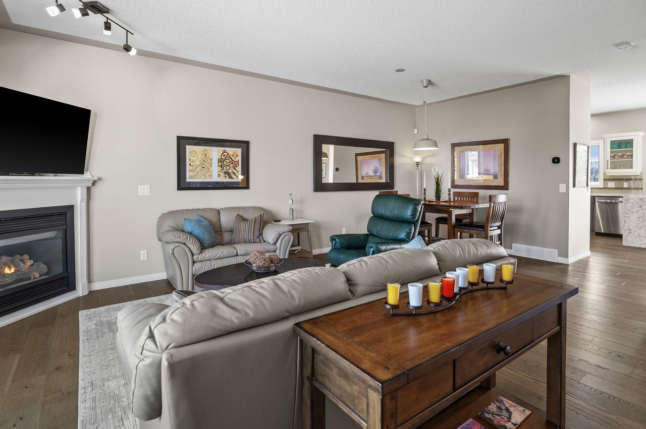 139 Country Hills Gardens NW