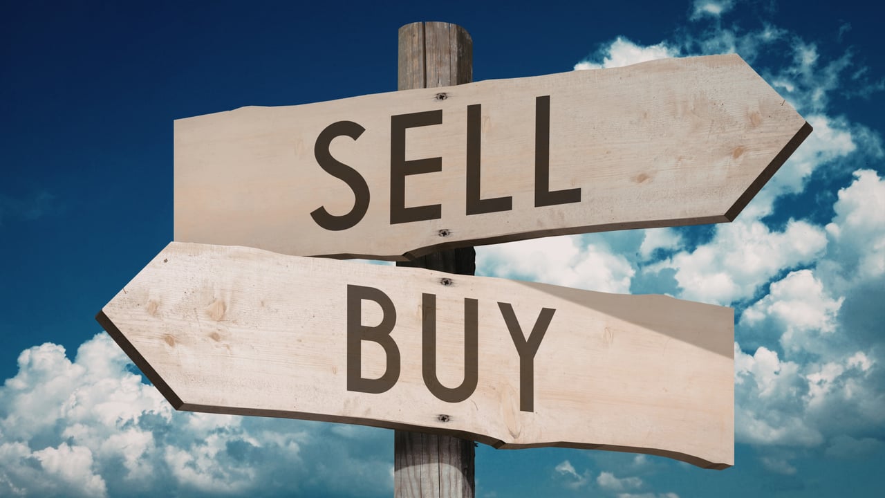 Selling and Buying at the Same Time? Here’s How to Do It Smoothly