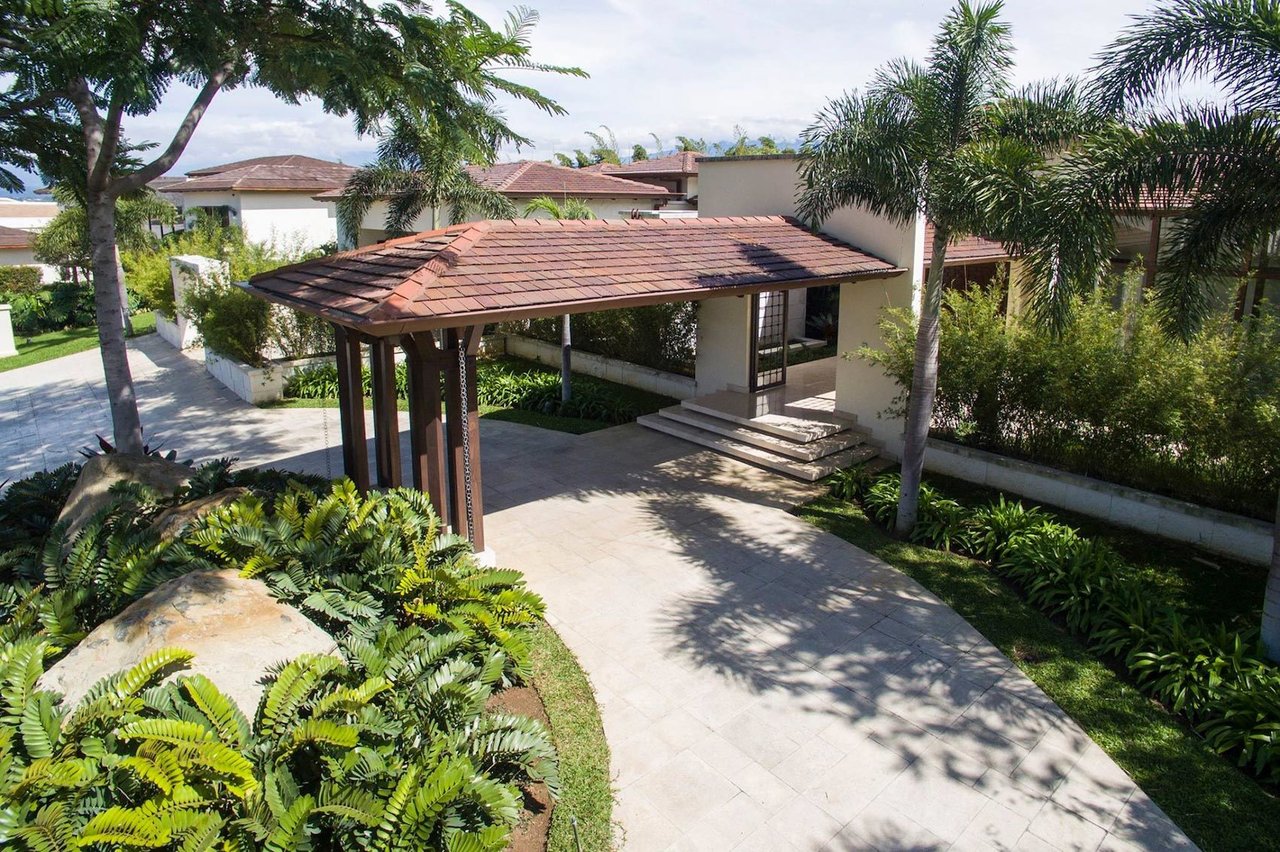 Tropical Single Story Estate, Santa Ana, San Jose
