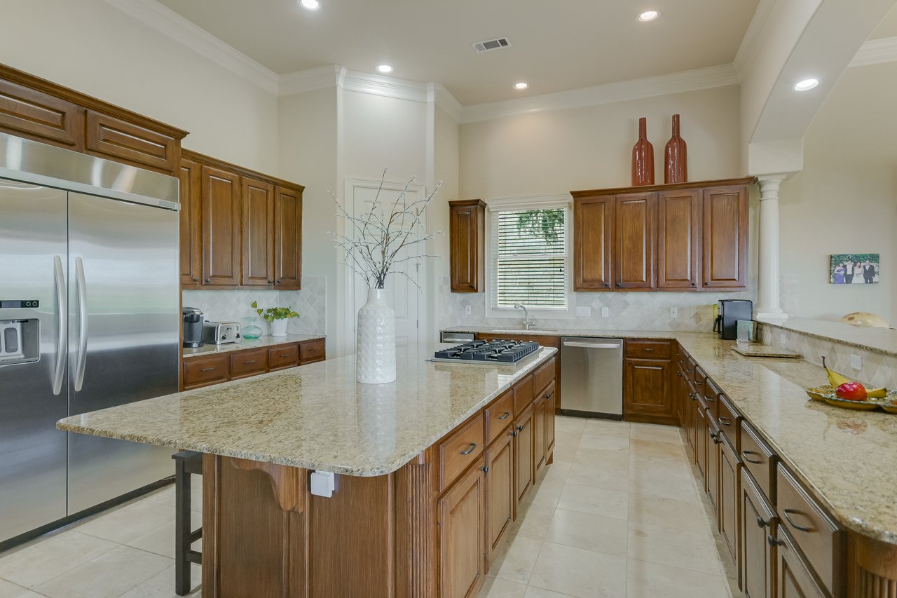 1812 Chalk Rock Cove