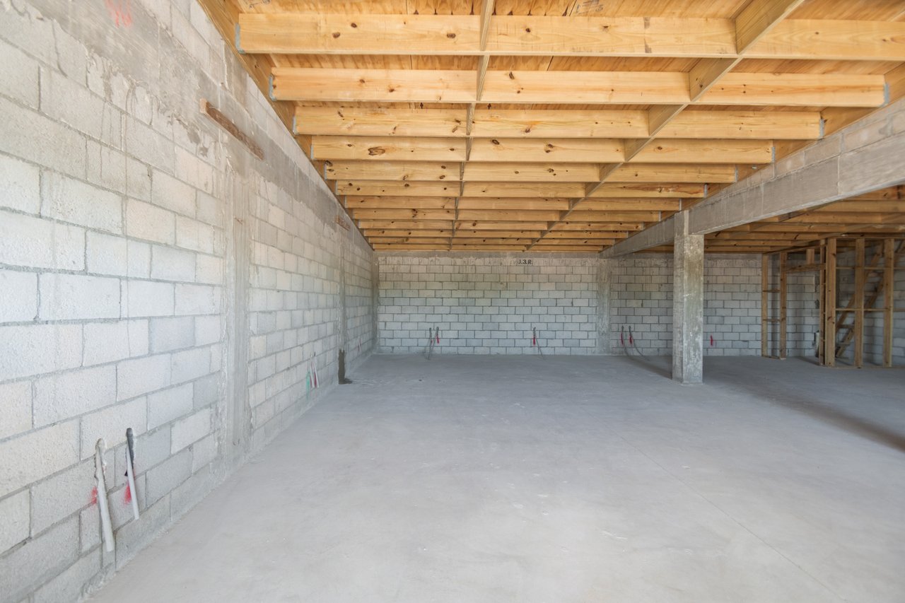 Unit 5-46A Airport Industrial Park