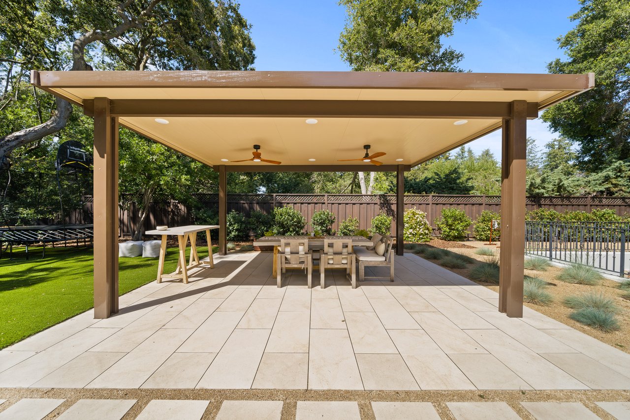 893 Laverne WAY