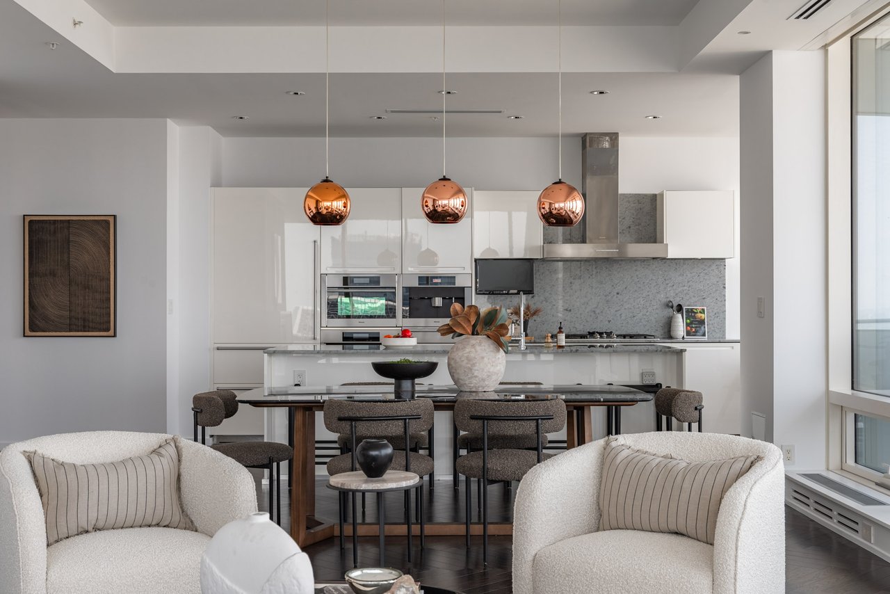 Suite 6104- 180 University Avenue