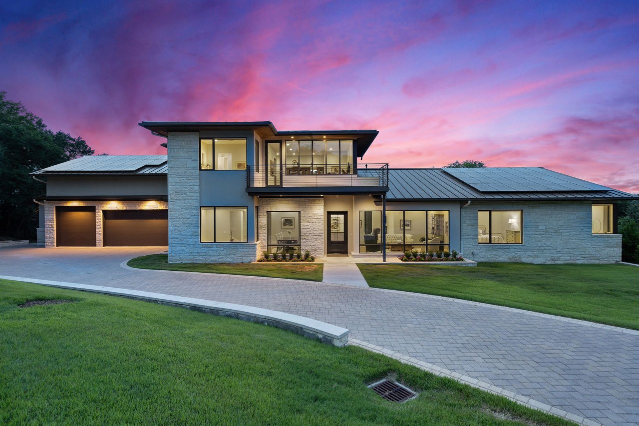 Las Lomas Contemporary
