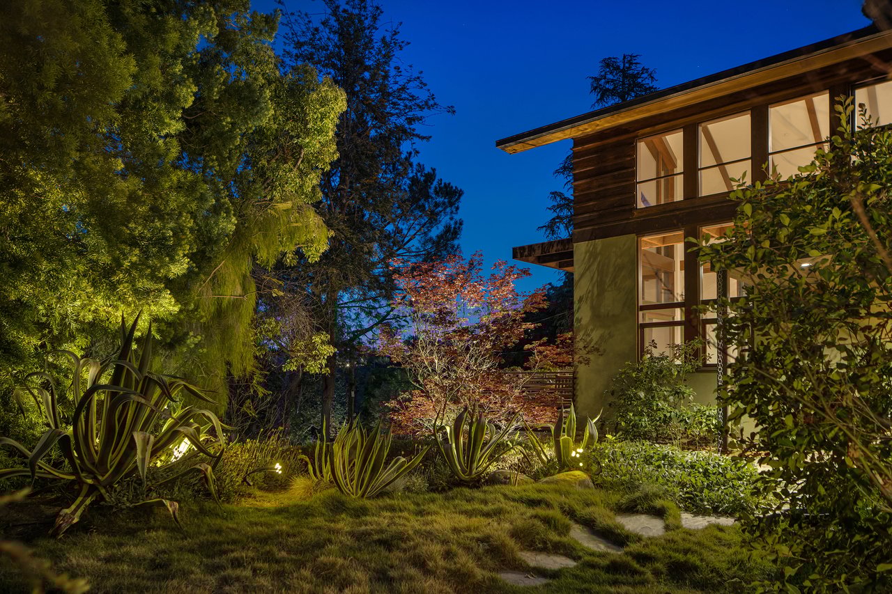 2669 Harlesden Ct, Hollywood Hills