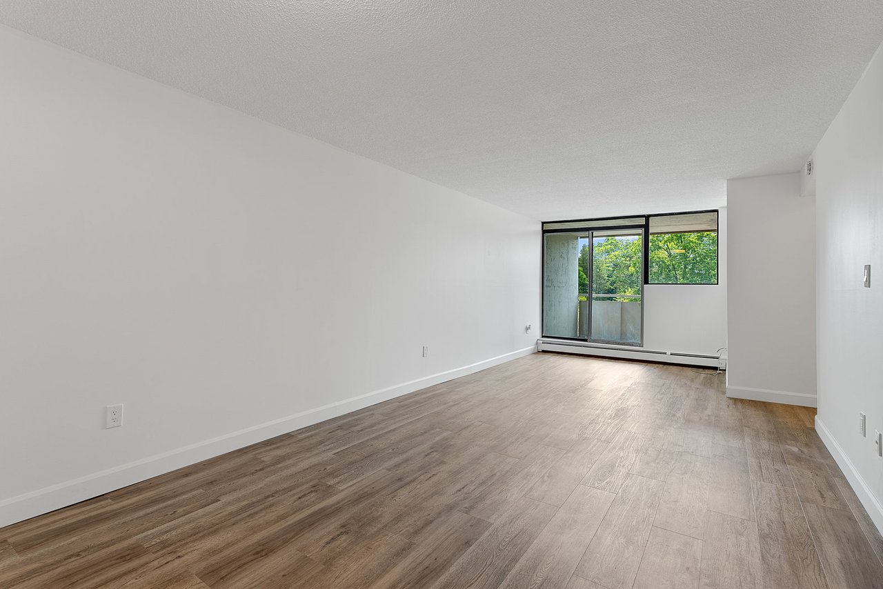 10330 Yonge Street W Unit: 404