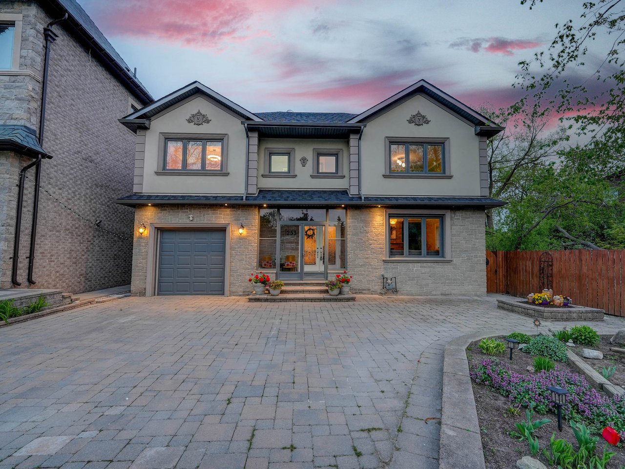 253 Lakeland Cres