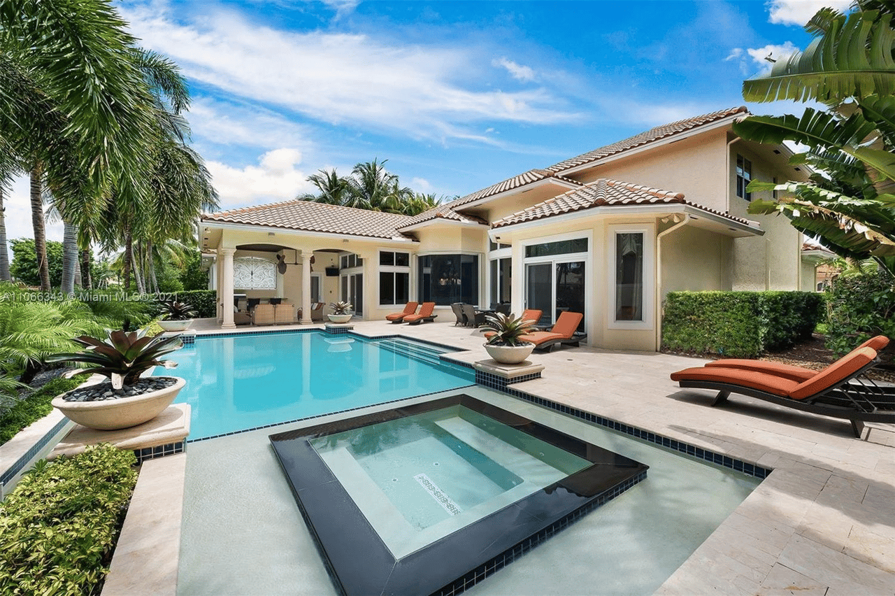 631 Sweet Bay Ave