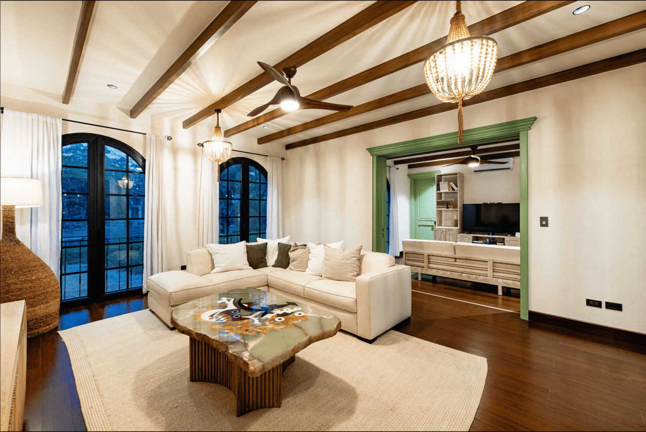 Casa Las Mareas | Beachfront Spanish Colonial Villa with Private Pool in Hacienda Pinilla